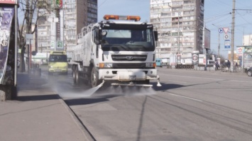 В Кривом Рое первыми в Украине стали дезинфицировать подъезды домов и лифты