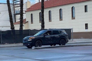 Новый Nissan X-Trail заметили в камуфляже