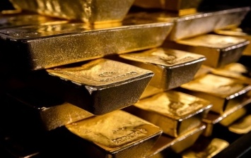 Золото за сутки подорожало на 6%