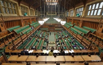 Британский парламент досрочно закрывается на четыре недели