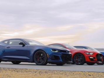 Дрэг-битва культовых Mustang, Corvette и Challenger: кто быстрее?