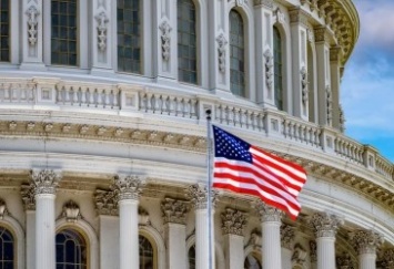 Сенат США одобрил помощь экономике на $2 трлн