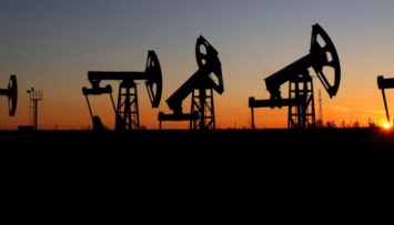 Нефть дешевеет из-за снижения спроса