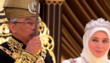 Король Малайзии и его супруга отправились на карантин