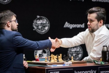 FIDE прервала финальный турнир претендентов по шахматам