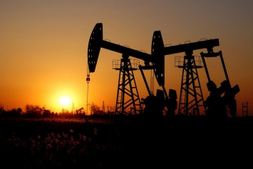 Bloomberg: обвал цен на нефть на 60% - это лишь "верхушка айсберга"