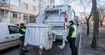 В Харькове пересмотрели график вывоза мусора и дезинфицируют контейнеры