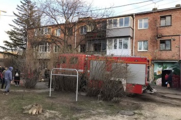 Женщина погибла, мужчину удалось эвакуировать: в Харькове спасатели тушили пожар в квартире жилого дома, - ФОТО