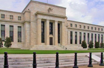 ФРС работает над удешевлением доллара - The Economist