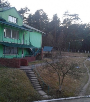 На западной границе Украины на обсервацию не отправляют. Хотя для приезжающих уже приготовили противотуберкулезный санаторий на Львовщине