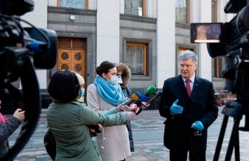 Кроме врачей и военных Порошенко призвал шныряли урезать высокие зарплаты