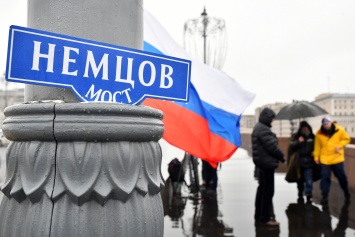 Волонтеры "Немцова моста" впервые за 5 лет прекратили дежурства