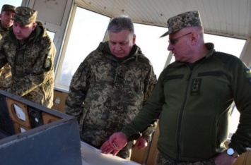 Зеленский обговорил с министром обороны и главкомом ВСУ противостояние коронавирусу