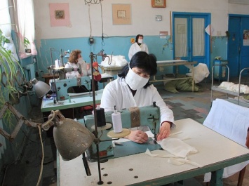 Запорожский титано-магниевый комбинат начал производство масок и антисептиков