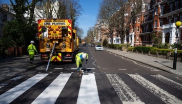 В Лондоне перекрасили «зебру» с обложки The Beatles