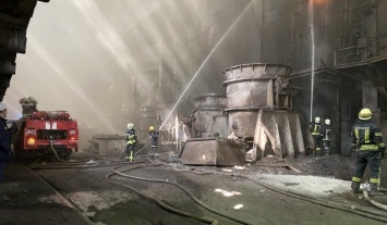 В Запорожье на заводе "Днепроспецсталь" произошел пожар - один из спасателей пострадал, - ФОТО
