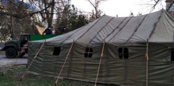 В Кривом Роге развернули палатку для приема пациентов с коронавирусом, - ФОТО