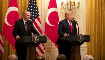 Трамп и Эрдоган договорились обмениваться опытом борьбы с коронавирусом