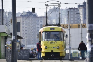 В Киеве ввели новые проездные, но разовые талоны оставили до 1 июля