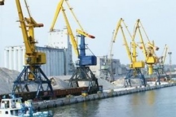 2/3 ставки. Мариупольский порт переходит в режим экономии и простоя