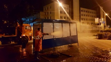 В Керчи приступили к дезинфекции остановок и дорог