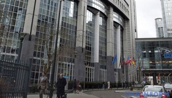 Европарламент передает Брюсселю здание и сотню автомобилей для борьбы с Covid-19