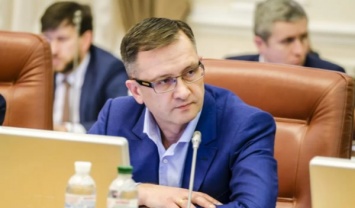 Уманский планировал вернуть в налоговую и таможню коррупционеров времен Януковича-Порошенко, за что и был уволен, - расследование