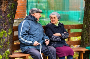 Кабмин просит украинцев старше 60-ти лет самоизолироваться для собственной безопасности