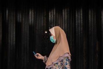 Женщины Малайзии возмущены: их призвали не ругать мужей и краситься