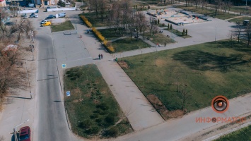 В Днепре высадили аллею памяти Александра Усачева, который погиб в ДТП на Слобожанском проспекте