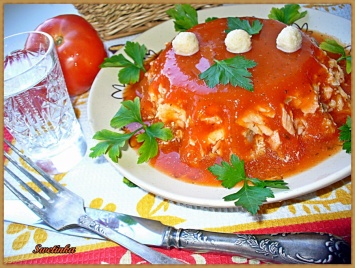 Рецепт дня: томатный холодец с рыбой