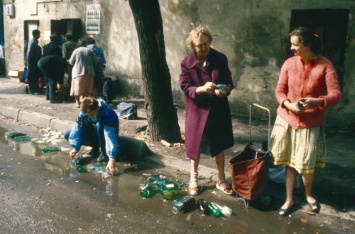 Хорошие деньги при тотальной нищите: зачем жители СССР сдавали бутылки