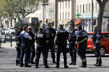 Мужчина напал с ножом на прохожих на юге Франции, погибли два человека