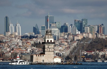 Транспорт работает, дефицита продуктов нет: украинец рассказал о карантине в Стамбуле