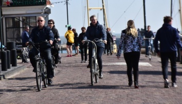 В Нидерландах министр с полицией проверял, соблюдают ли люди карантин