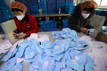 Китай экспортировал 3,86 млрд медицинских масок и 16 тыс аппаратов ИВЛ