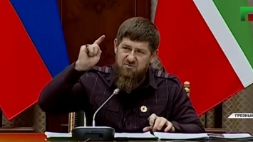 Кадыров похвалил полицейского, ударившего нарушителя карантина