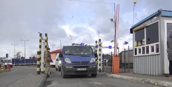 Куда Аваков смотрит: более 9 тысяч граждан пересекли границу Украины за сутки
