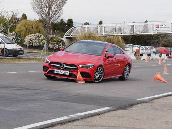 Новый Mercedes-Benz CLA провалил "лосиный тест"
