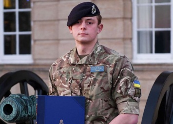Еще один украинец стал лучшим иностранным выпускником британской военной академии (ФОТО)