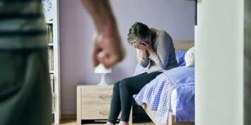 Режим самоизоляции привел к росту уровня домашнего насилия в Европе