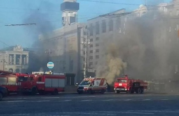 Кличко рассказал, почему спасатели не могут добраться до места пожара под Крещатиком (ВИДЕО)