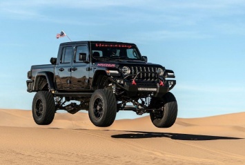 1000-сильный Jeep Gladiator проехал по песчаным дюнам