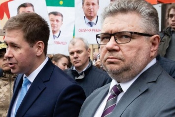 ''Юридический трэш'': в ''ЕС'' предупредили об опасной связи дел ГБР против Порошенко и Приватбанка