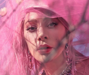 «Я с нетерпением жду, когда стану мамой»: Леди Гага о планах на будущее