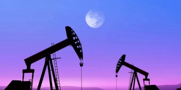Россия снизит нефтедобычу больше всех в мире