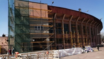 В Кривом Роге начали реконструкцию стадиона "Металлург"