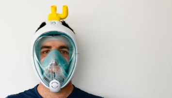 В Днипре создали защитные маски для врачей из масок для дайвинга