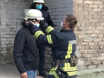 В запорожском доме, где обрушились конструкции, продолжаются аварийные работы - фото
