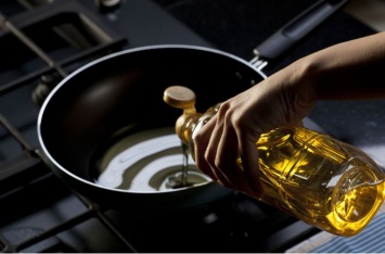 Яд в сковороде: самые опасные масла для жарки